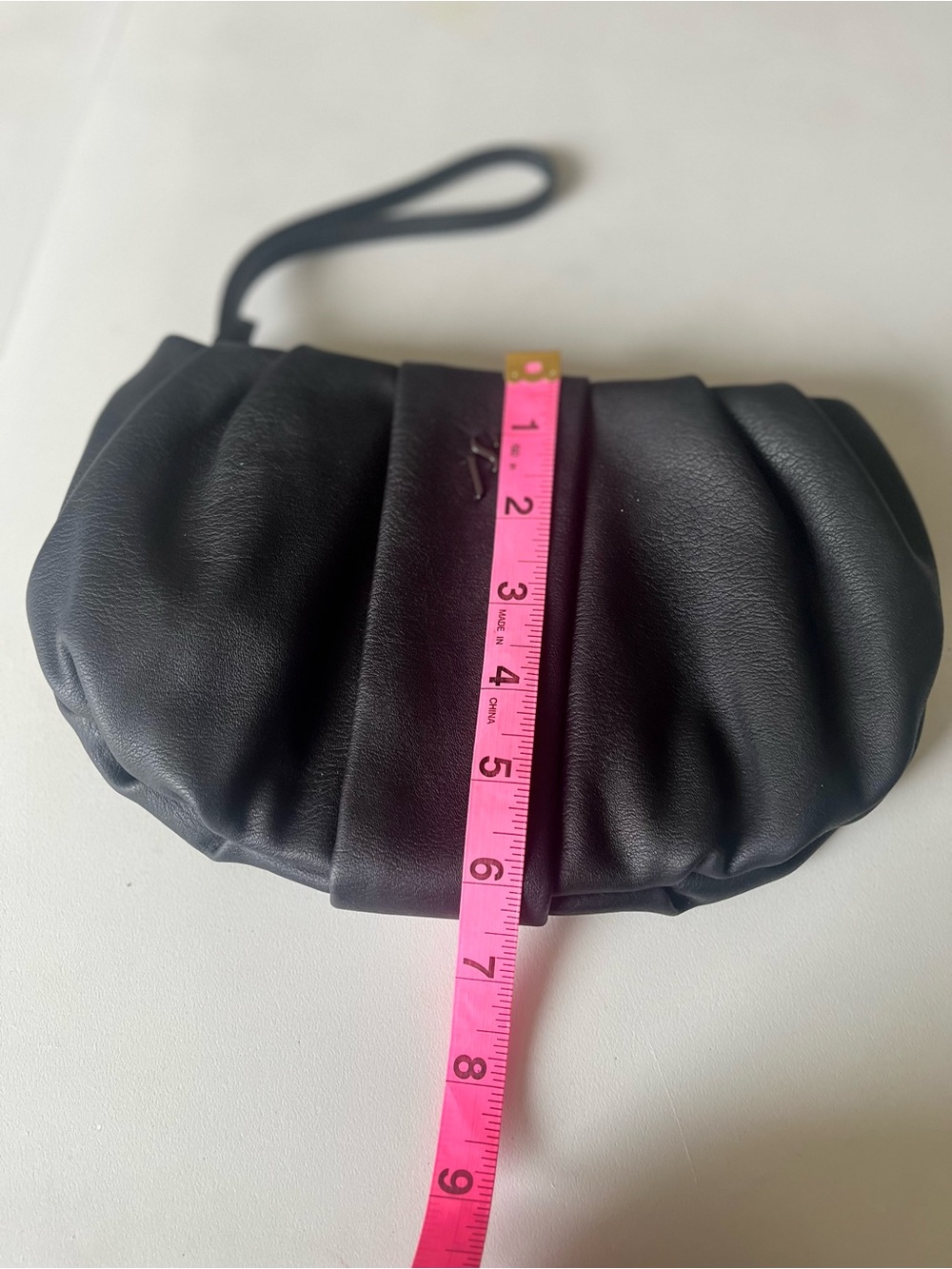 Simply Vera by Vera Black Pleated Wristlet Clutch. - Picture 6 of 7